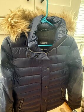 Women’s Marmot Hailey Hooded Puffer Jacket like new ,with removable fur hood